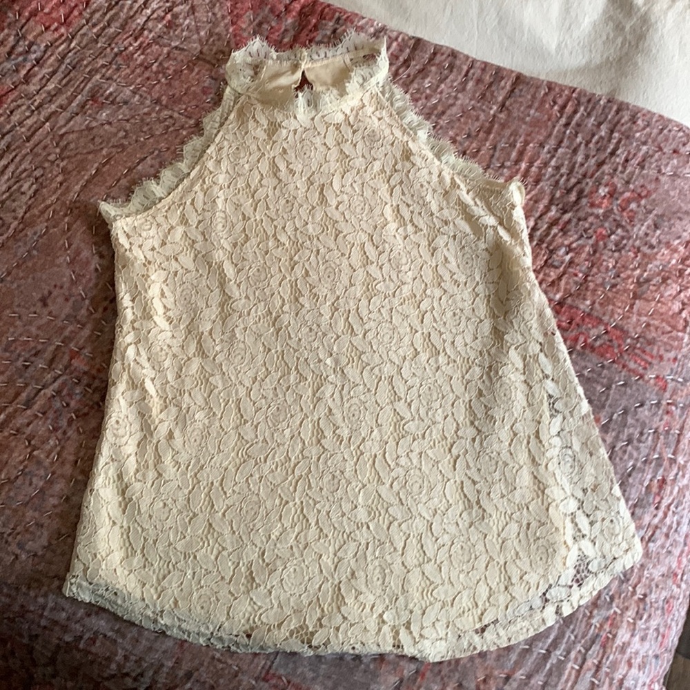 🤍BERRYOU Cream Lace Sleeveless Blouse